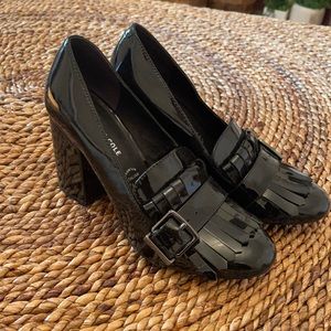 Kenneth Cole Black Pumps